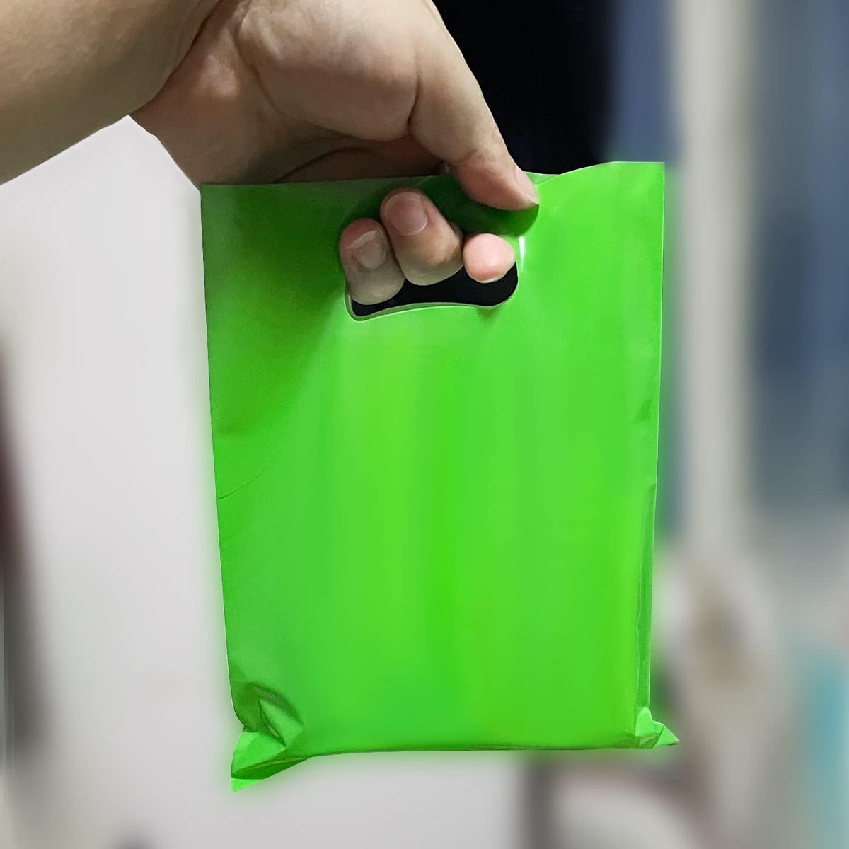 Plastic Party Favor Bags, 50 PCS 6" x 8" Assorted Color Party Goodie Bags for Kids, Plastic Favor