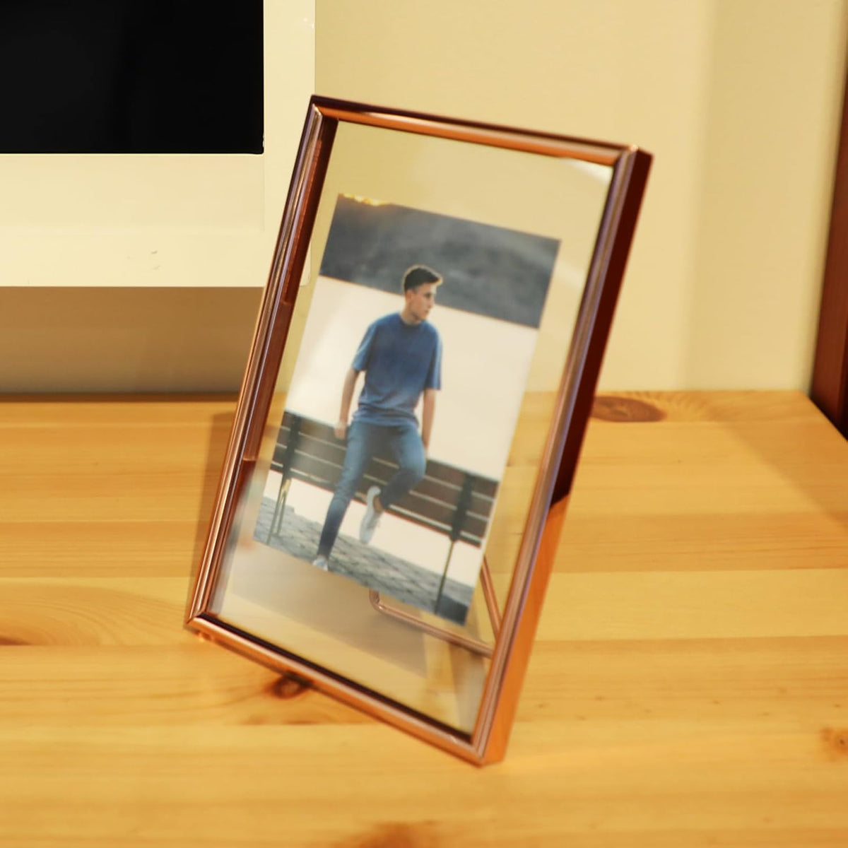 Rose Gold Floating Frame (4"x6",Vertical) with Romantic Heart, For Picture Sizes (3x5, 2x3,1x2)
