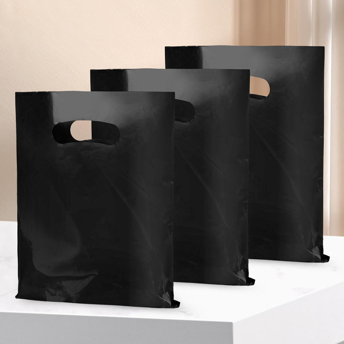100 PCS Black Small Gift Bags, 6"x8" Merchandise Bags for Small Businesses, Goodie Bags Party Favor