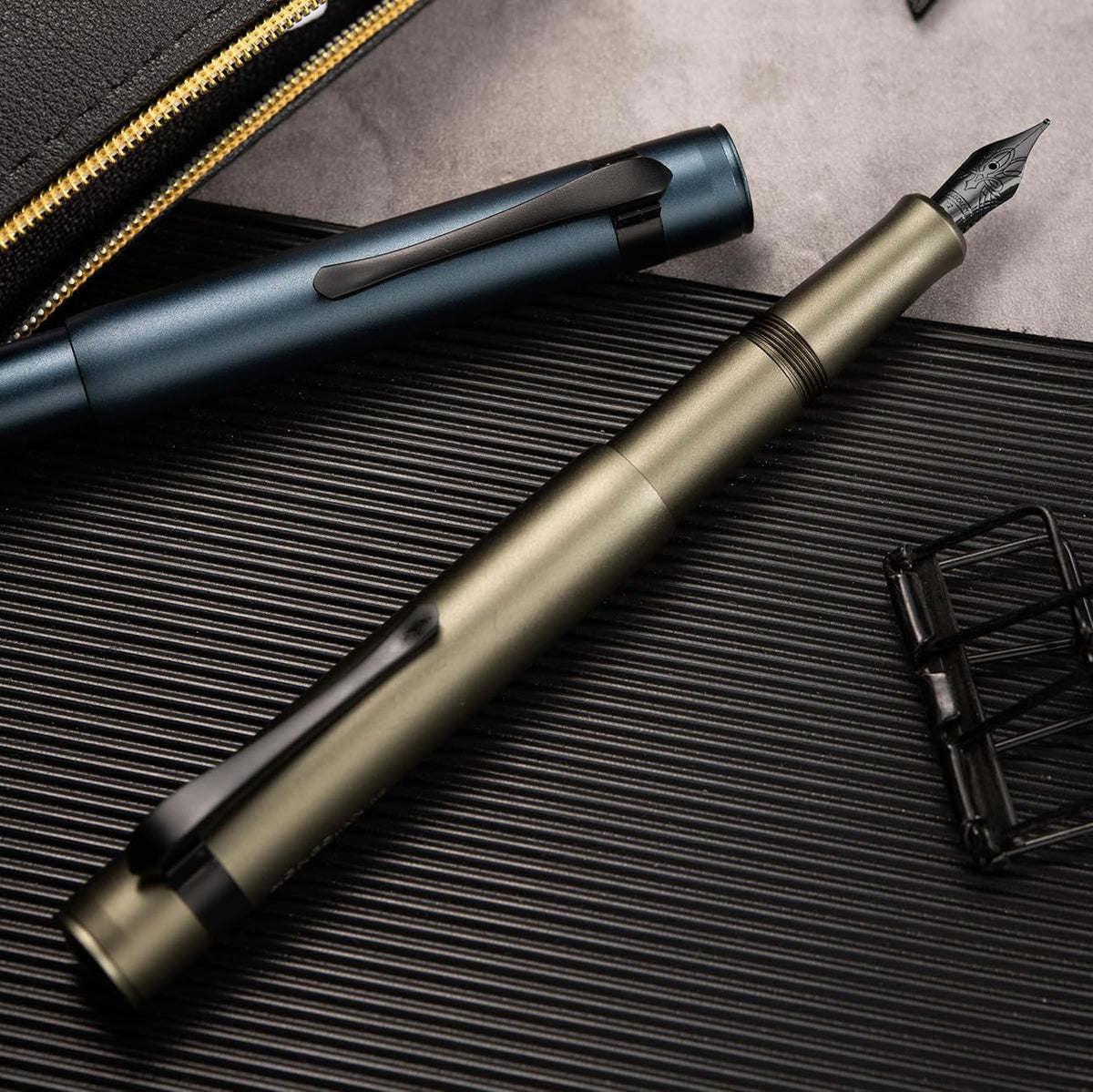 Hongdian M2 Black Forest Mini Fountain Pen, Bent Nib & Sleek Shape Aluminium Short Pocket Travel