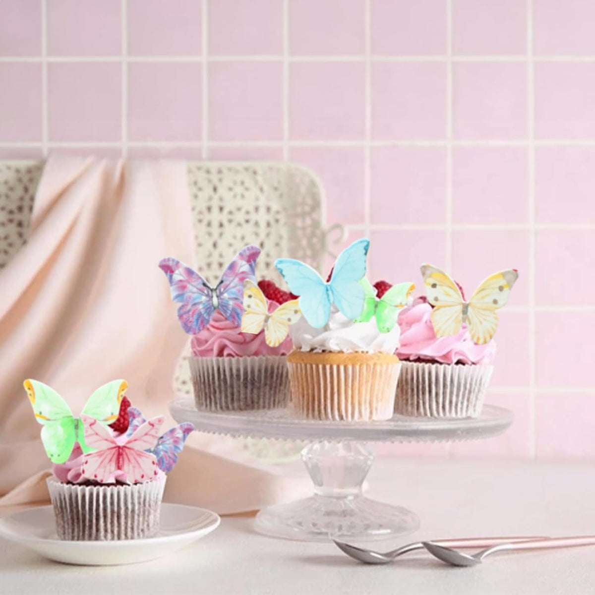 Ephlyn 40Pcs Edible Butterfly Cupcake Toppers 3D Butterfly Cake Picks Mixed Color Cake Decorations