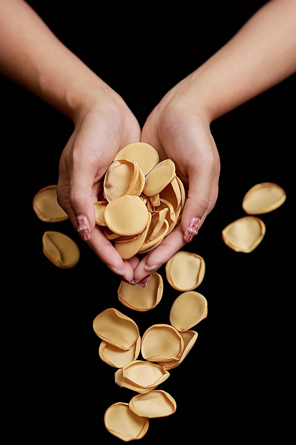 TINGE TIME Silk Rose Petals Flower Petals for Wedding Flower Girl Basket Aisle Scatter Dinner Table