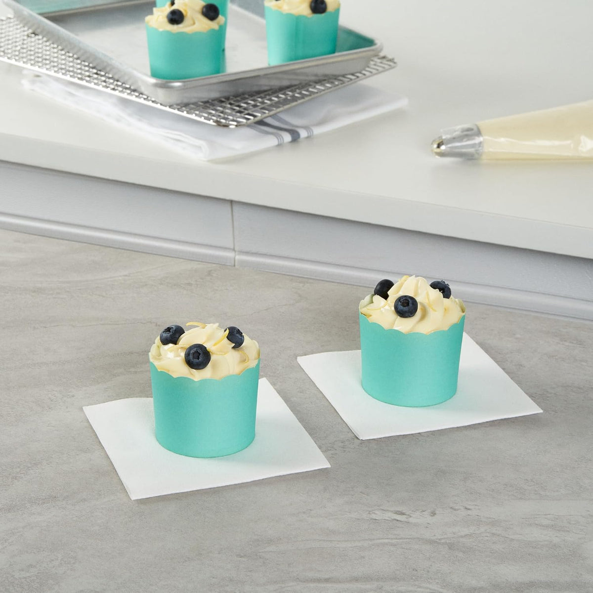 Panificio 6 Ounce Cupcake Wrappers, 200 Scalloped Baking Cups - Oven-Ready, Greaseproof, Turquoise