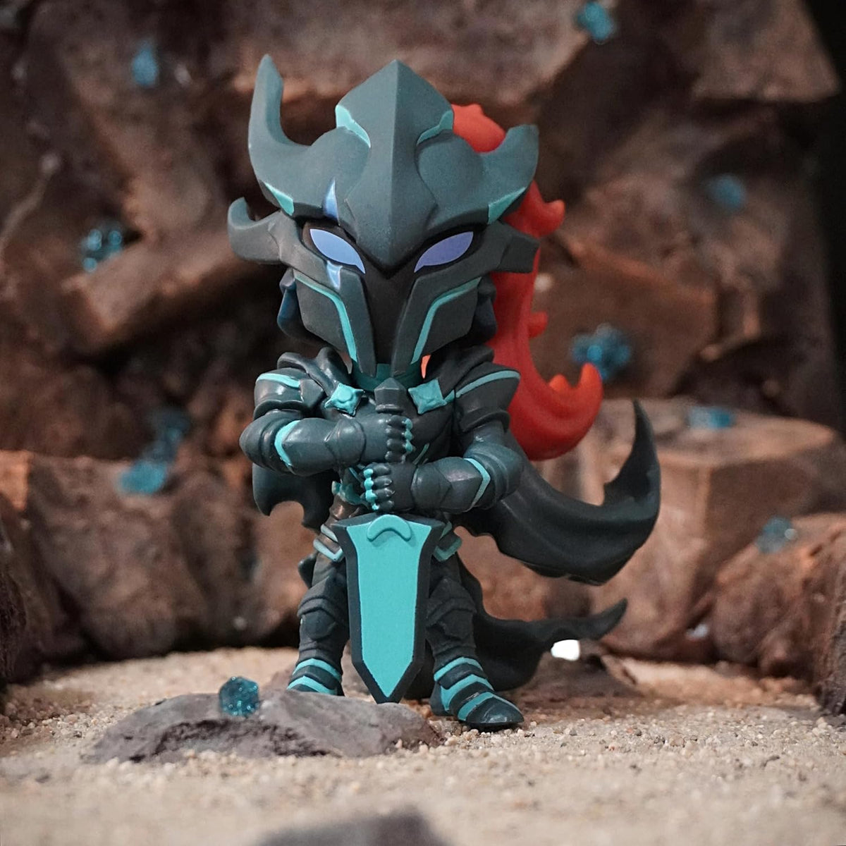 Youtooz Igris 5.3 Inch Vinyl Figure, Shadow Warrior Collectible from Solo Leveling, Igris Figurine