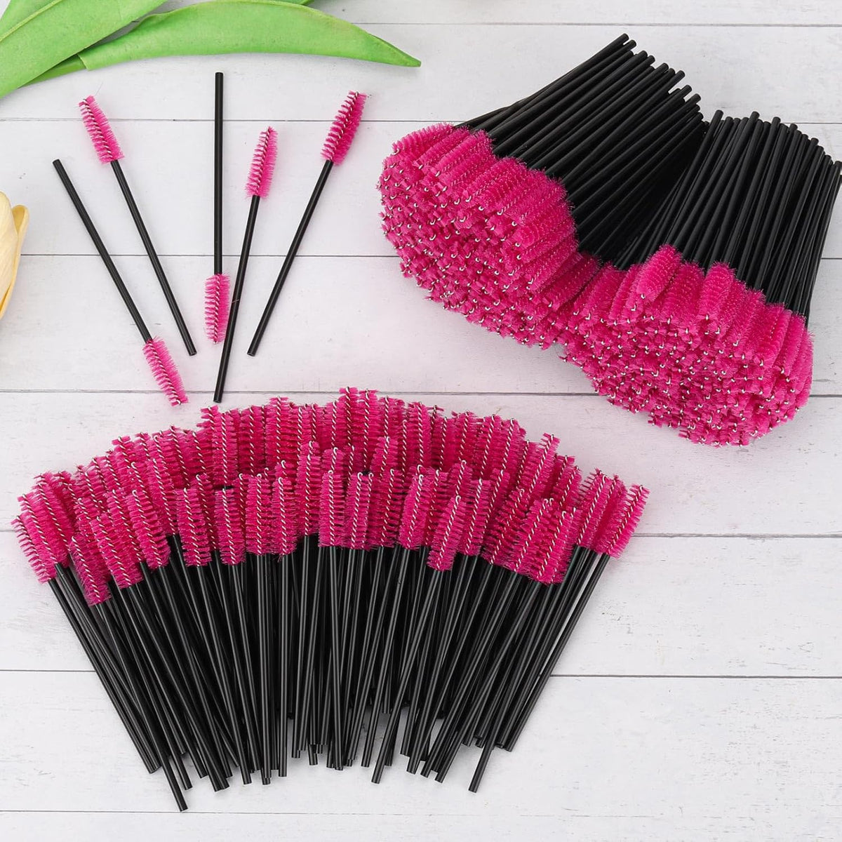 BTYMS 500 Pieces Disposable Mascara Wands Eyelash Brush Brow Brushes Applicators Lash Spoolies for