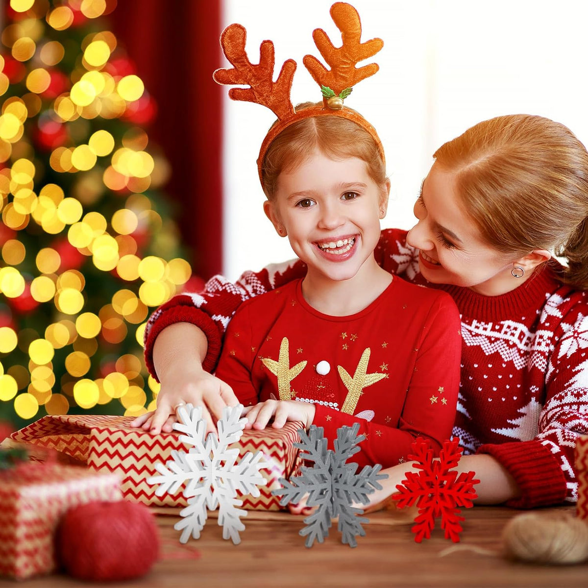 Qunclay 20 Pcs Wooden Snowflake Decorations 3D Snowflake Tabletop Decor Christmas Signs and