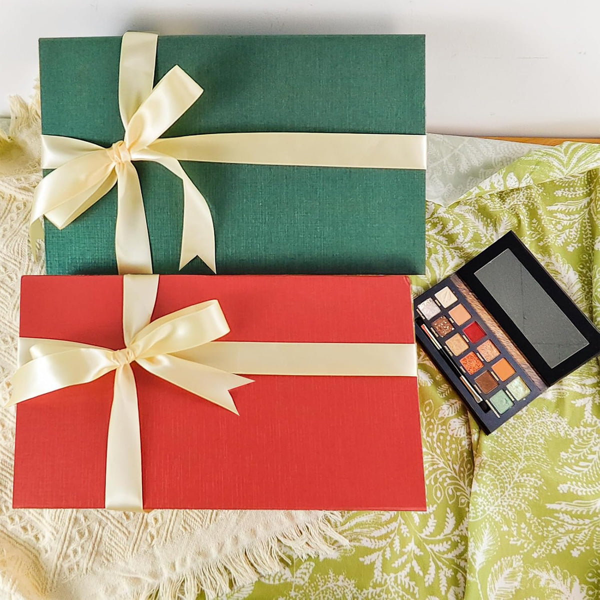 Rinrda Large Red Gift Box,13.75"x9"x4.5", Gift Boxes with Magnetic Lids for Presents Closure Gift