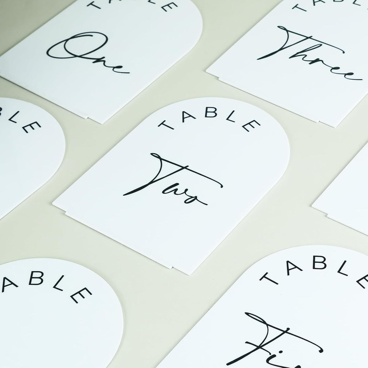 JINMURY White Arch Wedding Table Numbers 1-15 with Stands, 5x7 Inch Acrylic Arch Sign with Black