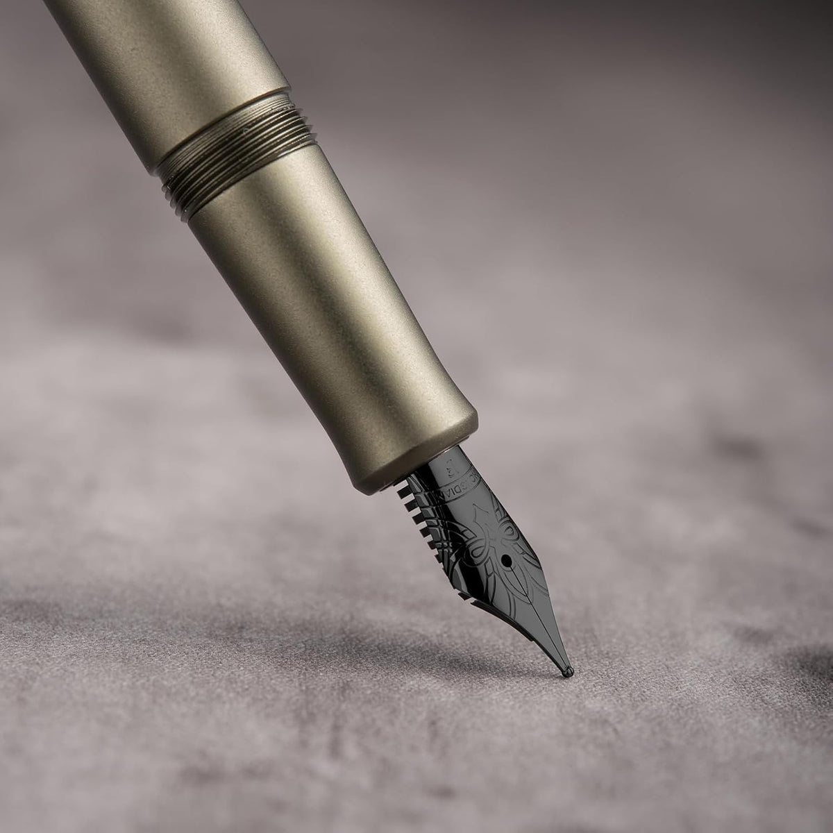 Hongdian M2 Black Forest Mini Fountain Pen, Medium Nib & Sleek Shape Aluminium Short Pocket Travel