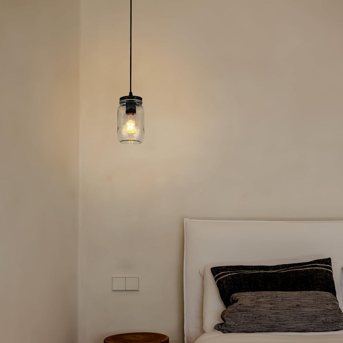 Glass Pendant Lights Kitchen Island, 1-Light Black Pendant Light Fixtures with Mason Jar Clear