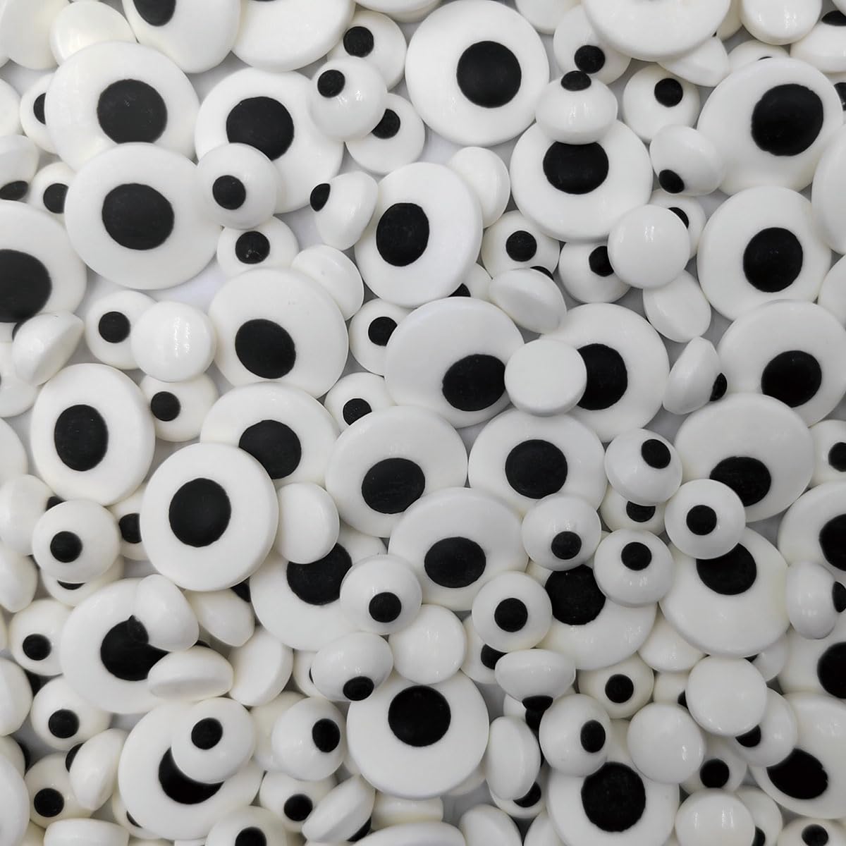 2 Bottles Candy Eyes Eyeballs - Cake Cupcake Toppers - Edible Baking Decorations for Cupcakes