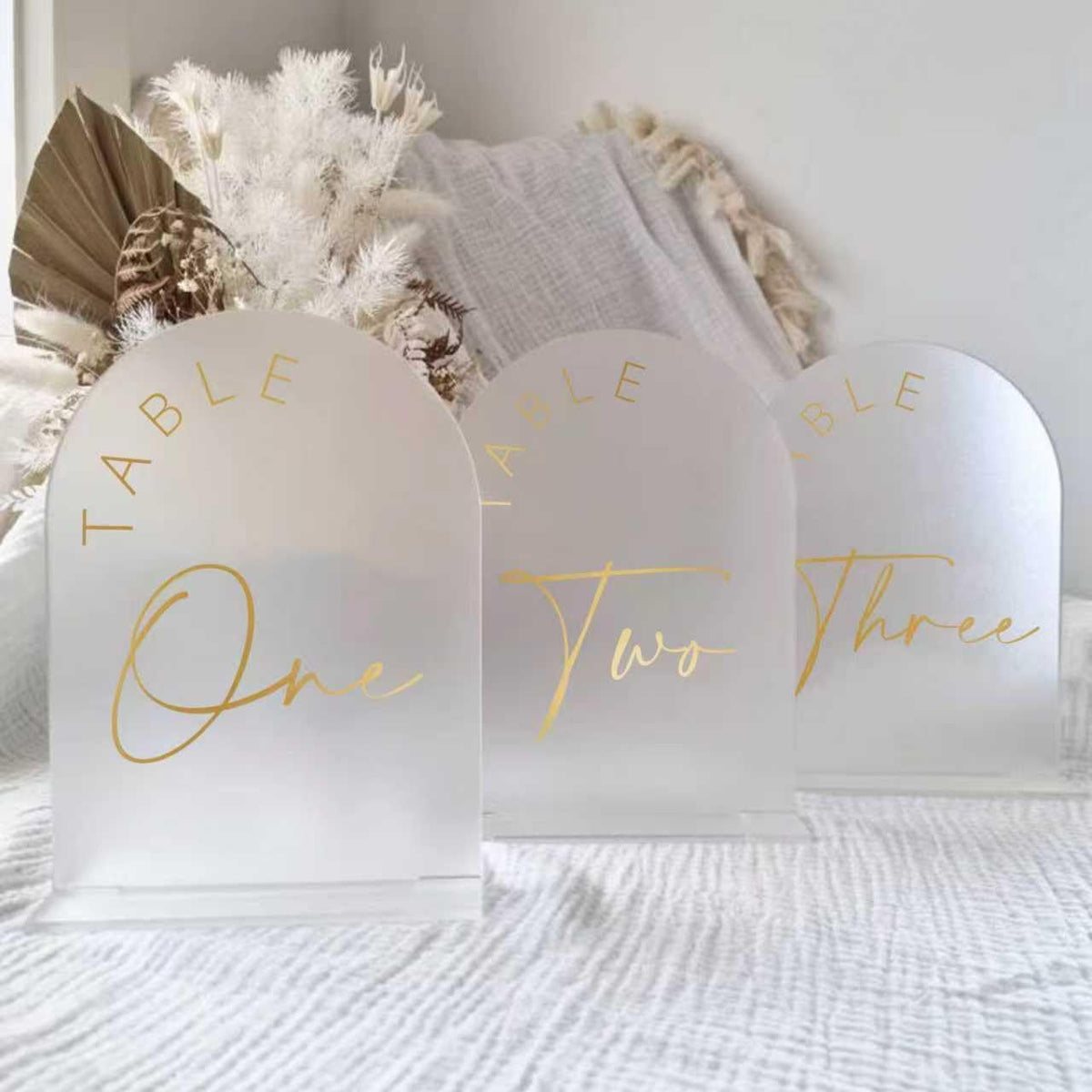 JINMURY Frosted Arch Wedding Table Numbers 1-15 with Stands, 5x7 Inch Acrylic Arch Sign with Golden