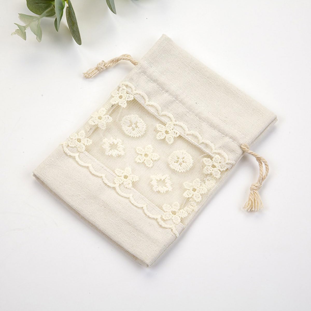 Snadulor 16 Pcs Organza Burlap Gift Bags Lace Burlap Organza Favor jewelry Pouch Bags for Christmas