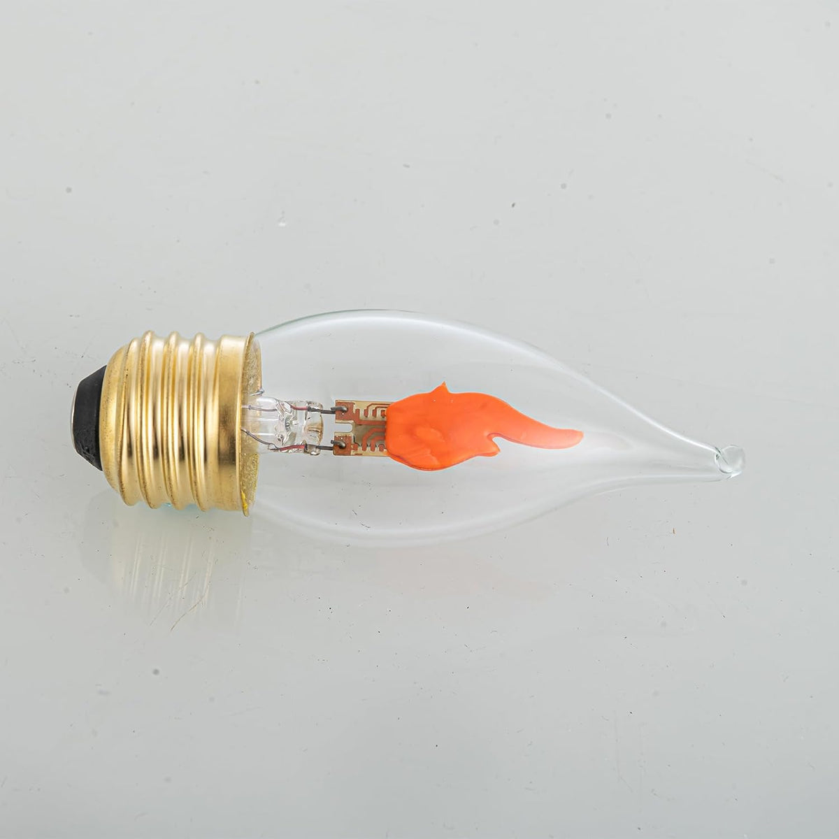 Flickering Light Bulbs E26 Flame Bulb, LED Fire Effect Flickering Small Flame Candle Light Bulbs