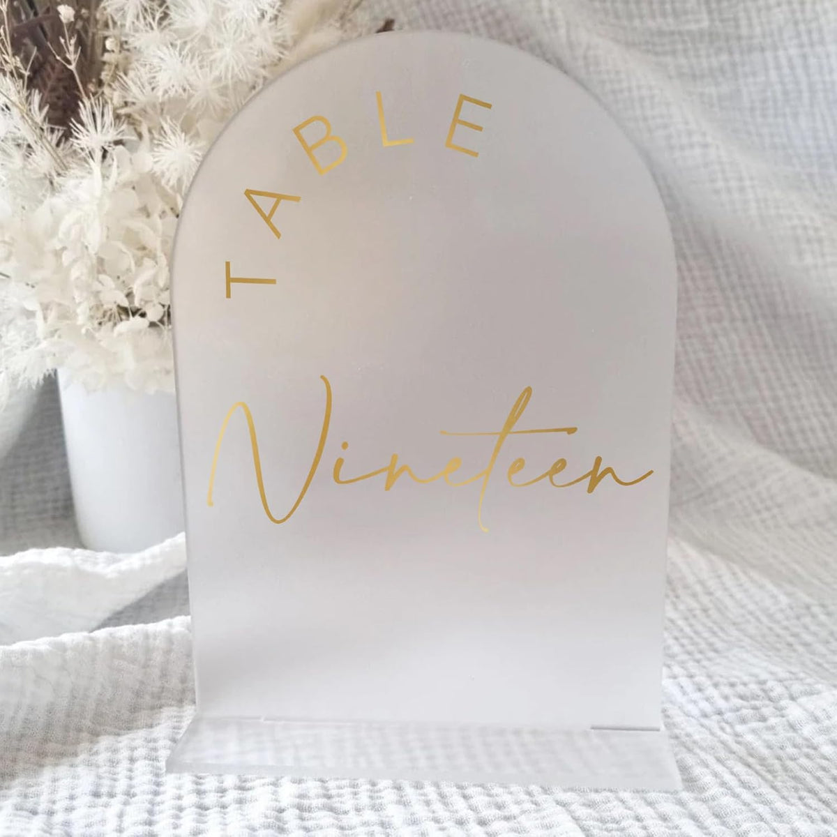 JINMURY Frosted Arch Wedding Table Numbers 1-20 with Stands, 5x7 Inch Acrylic Arch Sign with Golden