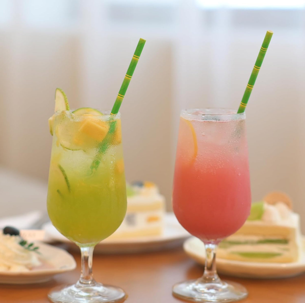 GLUJASBIO 7.75" Green Disposable Paper Straws - Biodegradable Drinking Straws for Party Suppliers
