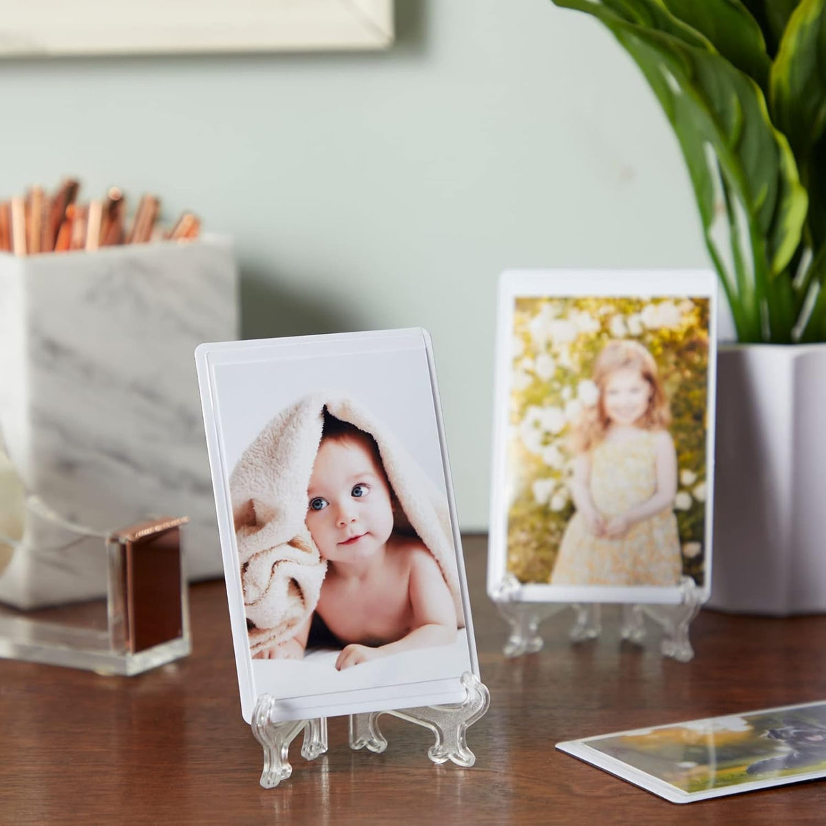 Juvale Mini Acrylic Easel Stands - 24-Pack, 3-Inch Clear Plastic - Display Stands for Collectibles