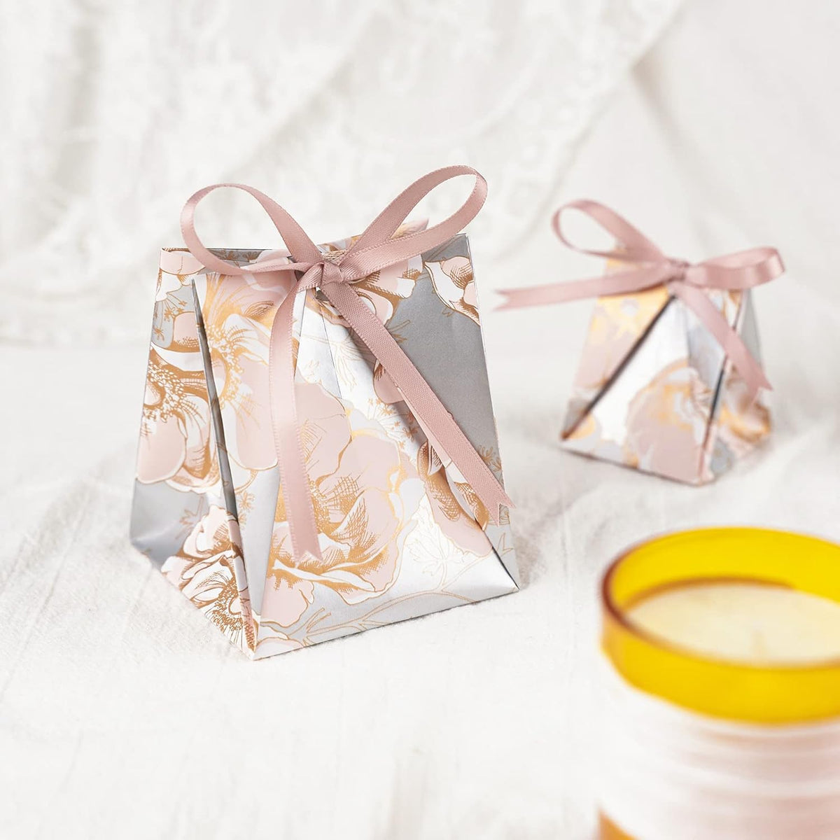 WRAPAHOLIC 30 Inch Jumbo Reversible Floral Wrapping Paper - 30 Inch X 33 Feet - Siver Floral Design