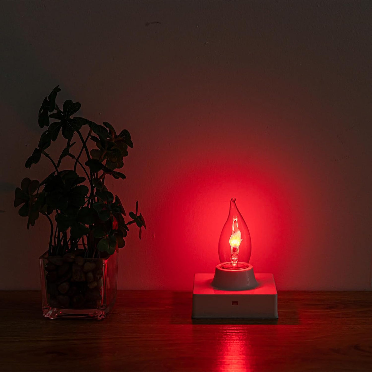 Flickering Light Bulbs E26 Flame Bulb, LED Fire Effect Flickering Small Flame Candle Light Bulbs