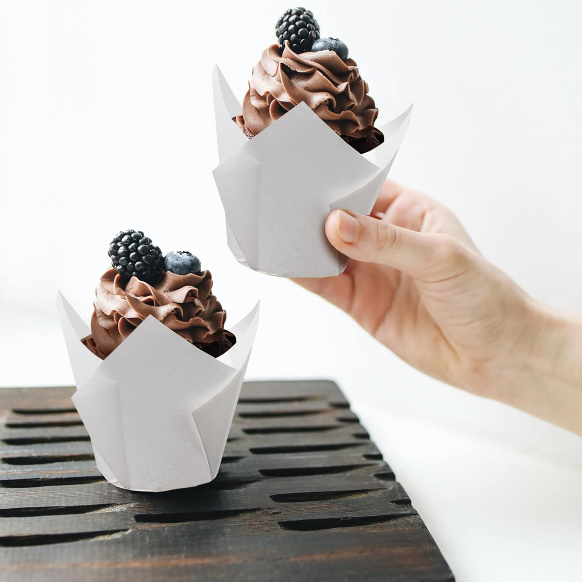 200pcs Tulip Cupcake Liners, Standard Greaseproof Paper Baking Cups Muffin Liners Holders Perfect
