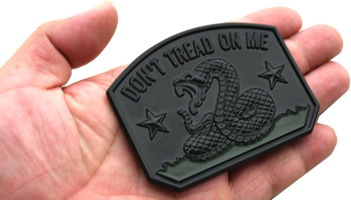 1x Gadsden Flag Rattlesnake Car Emblem 3D Decal Sticker with Don't Tread ON ME Slogan Fit for Car