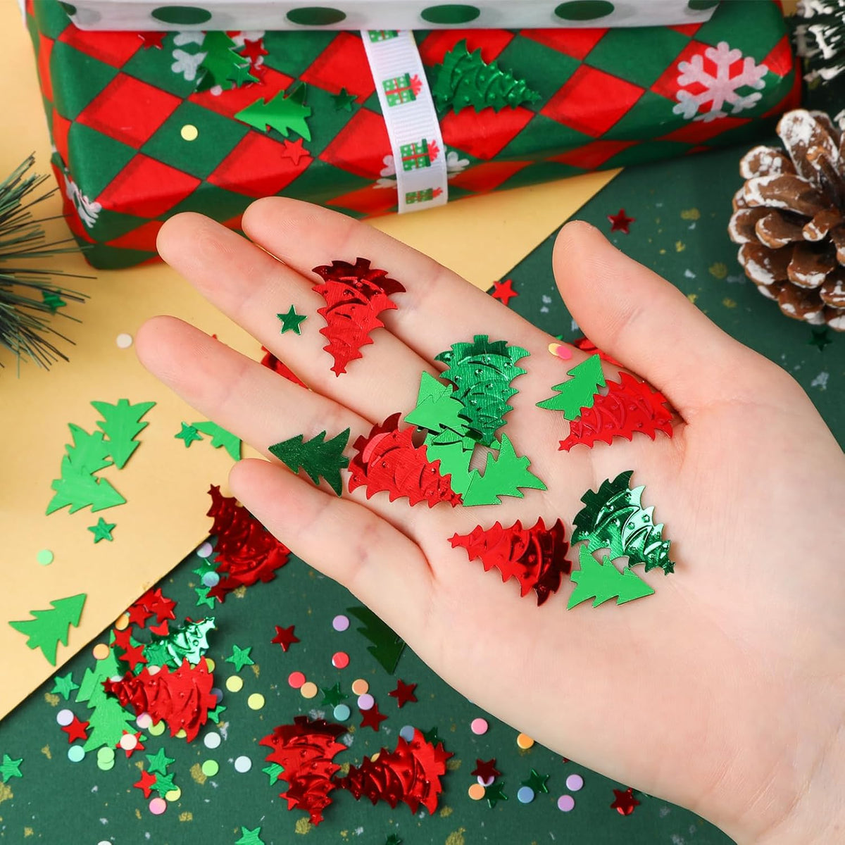 MARFOREVER Christmas Glitter Confetti, Tree Metallic Foil Confetti Party Scatter Red Green Xmas