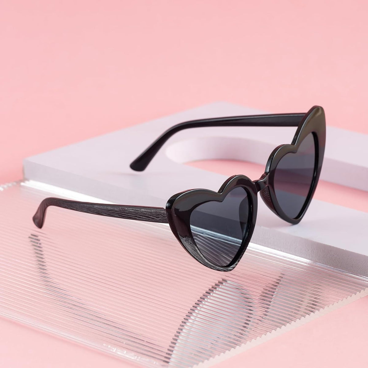 Bachelorette Party Favor Sunglasses 6 Pack,Retro Cat Eye Heart Sunglasses for Women,Bridesmaid