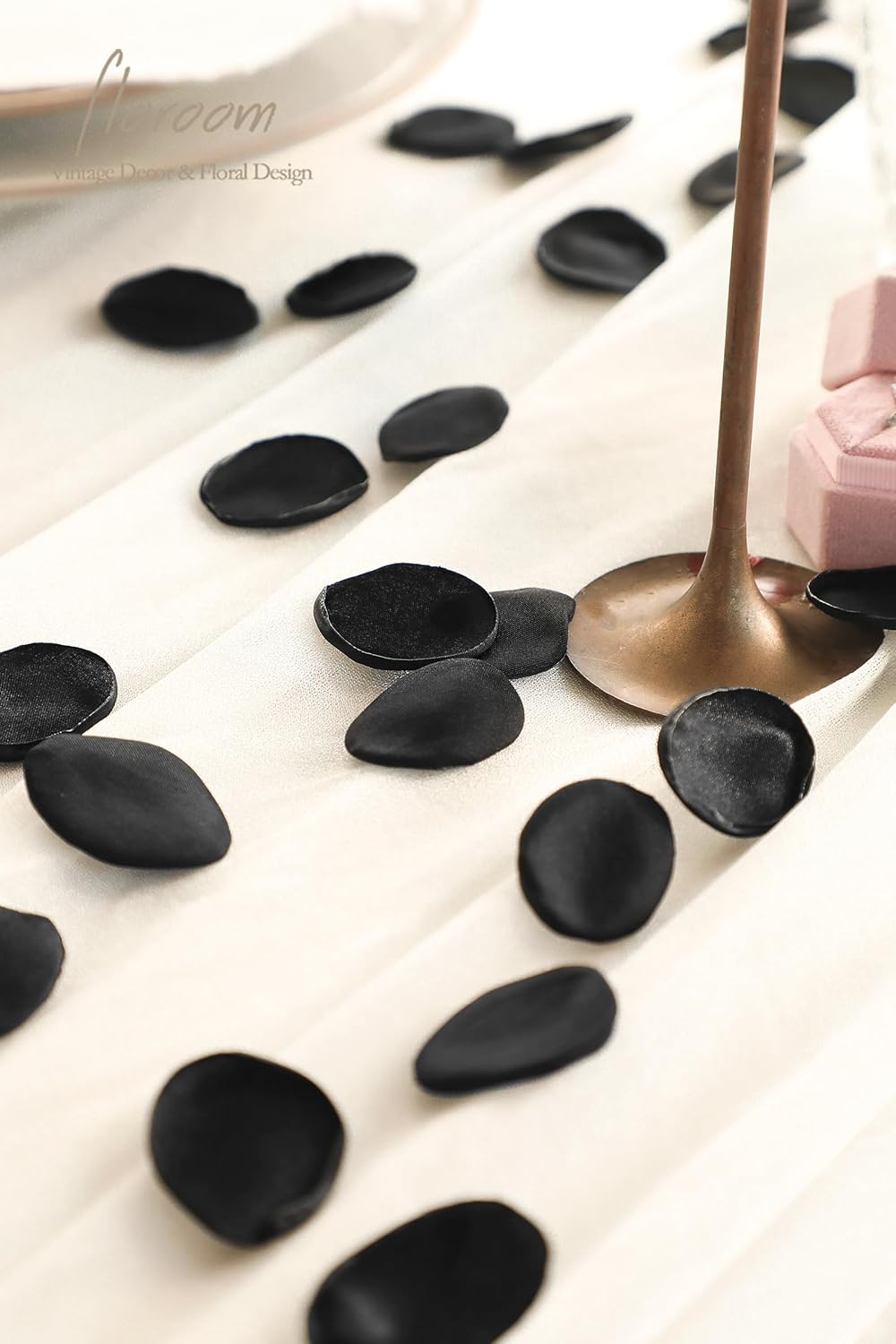 Floroom 300pcs Rose Petals Black Faux Silk Flower Petals for Wedding Flower Girl Basket Aisle