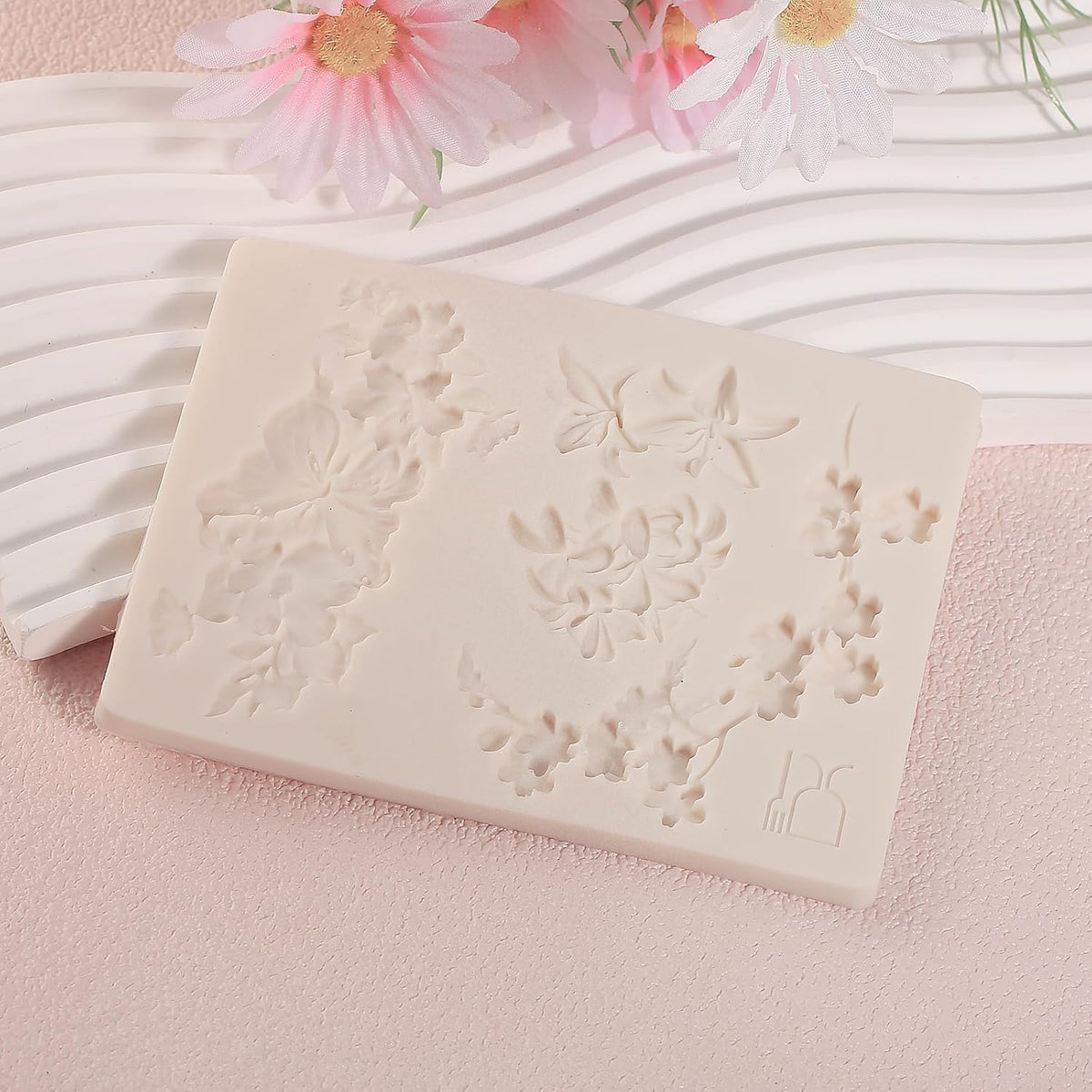 1 Pcs 3D Embossed Flower Fondant Mold, Exquisite Butterfly Lily Chocolate Silicone Molds, for