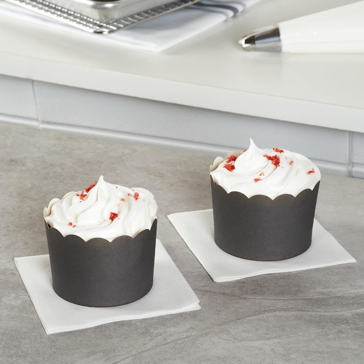 Panificio 10 Ounce Cupcake Wrappers, 200 Scalloped Baking Cups - Oven-Ready, Greaseproof, Gray