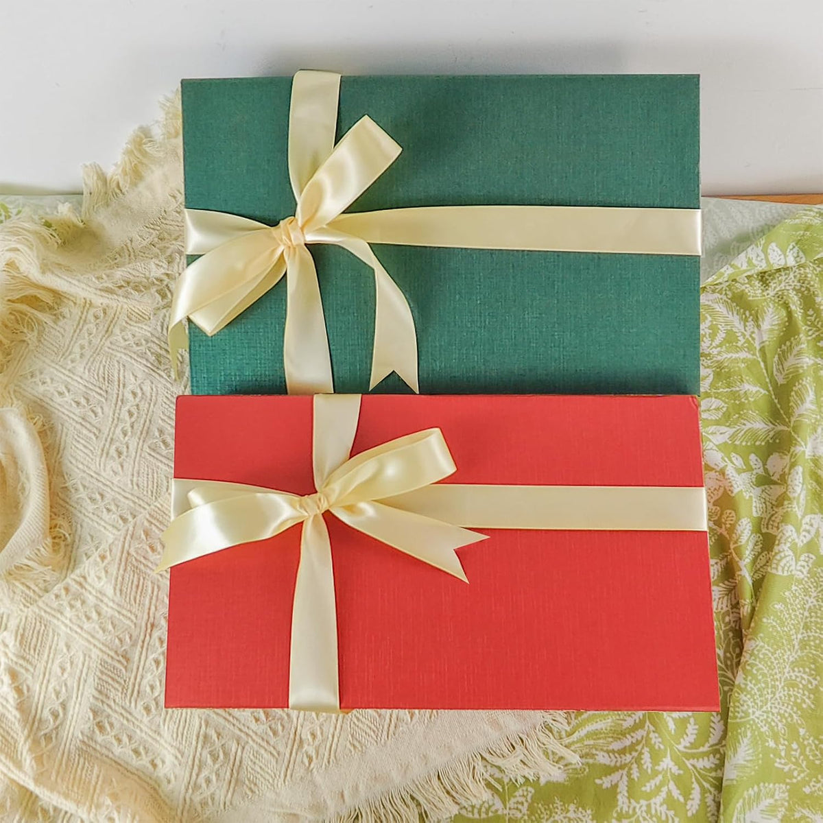 Rinrda Large Green Gift Box,13.75"x9"x4.5", Gift Boxes with Magnetic Lids for Presents Closure Gift