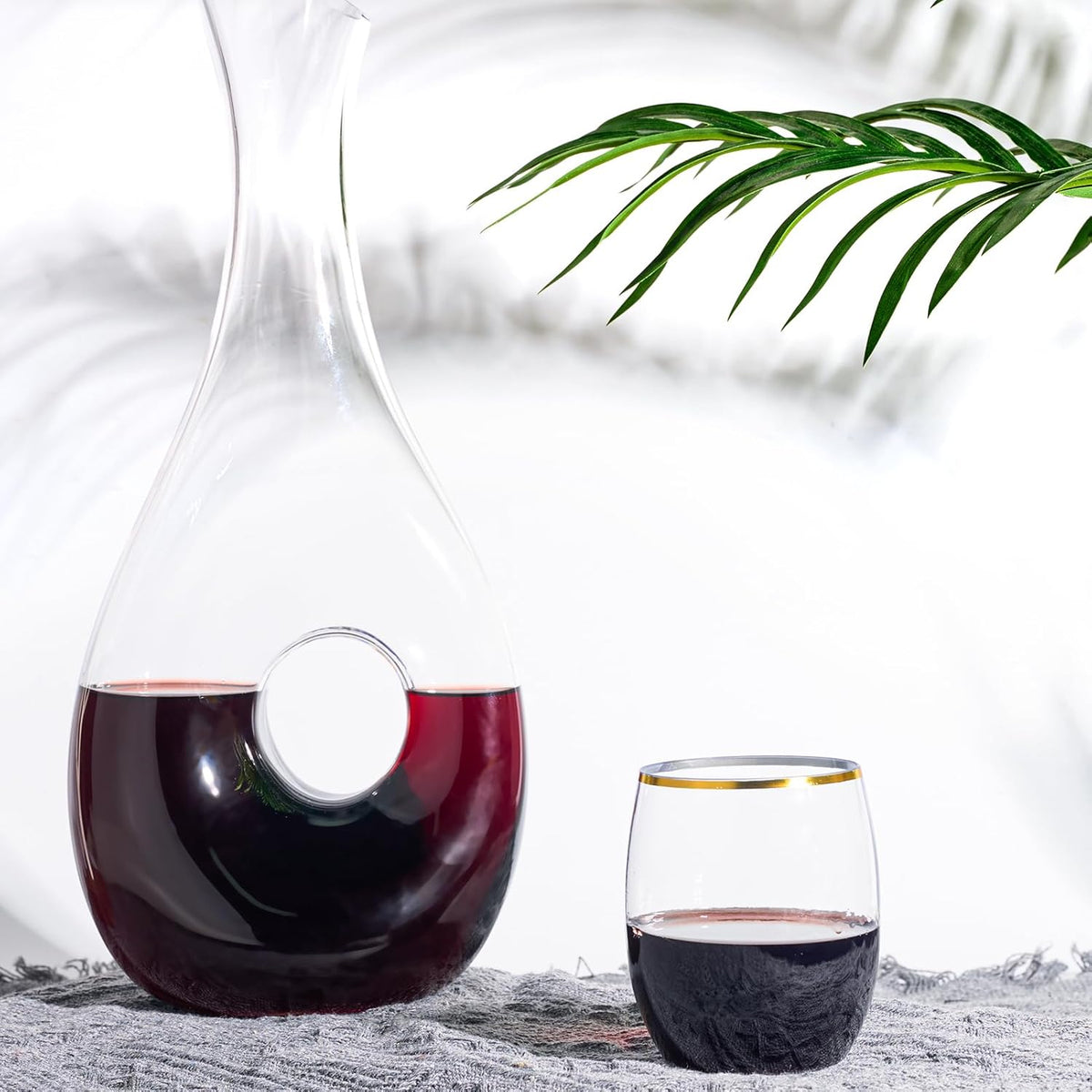 FOCUSLINE 32 Pack 12 OZ Plastic Wine Glasses, Stemless Disposable Wine Cups, Gold Rim Unbreakable