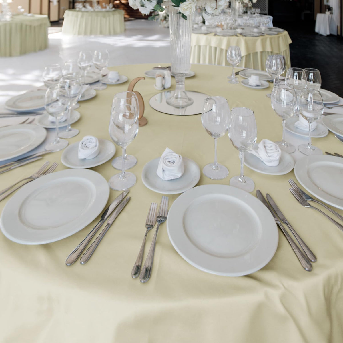 Fitable 6 Pack Ivory Tablecloths for Round Tables-108 Inches in Diameter-Stain Resistant and