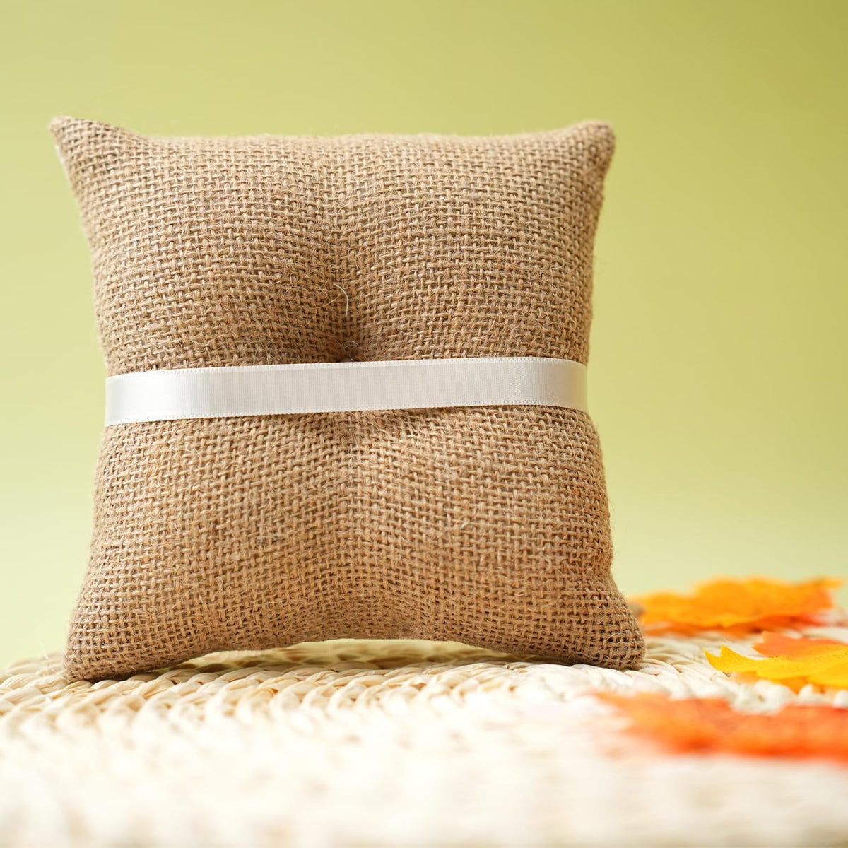 QIRMIZI Vintage Rustic Burlap Ring Bearer Pillow - Elegant Fall Wedding Décor with Lace, Bow, and