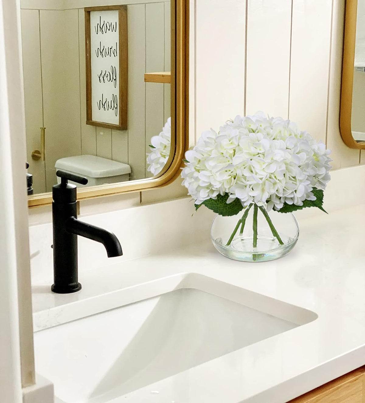 Hollyone Hydrangea Artificial Flowers with Vase White Silk Fake Flowers Arrangements in Glass Vase