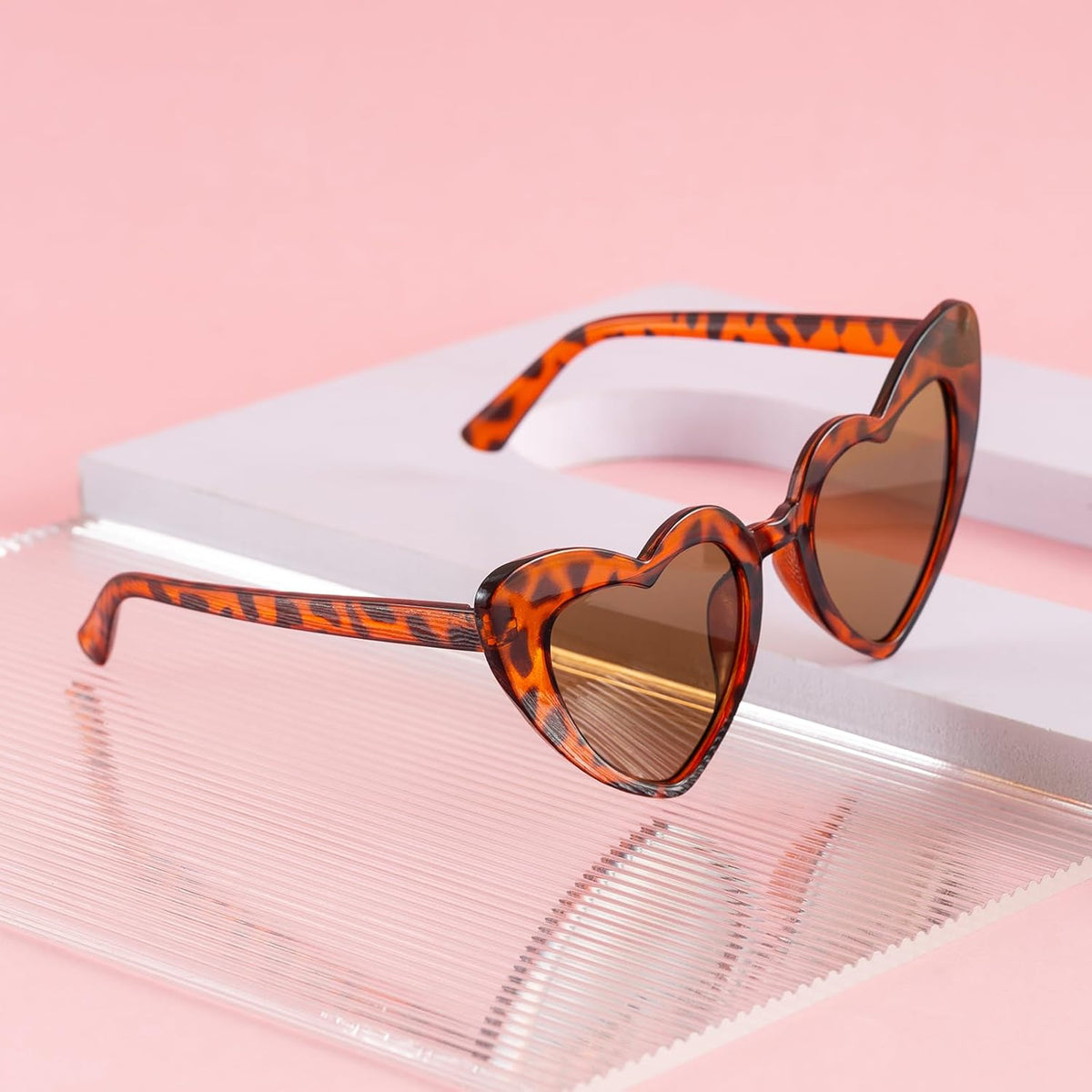 Bachelorette Party Favor Sunglasses 6 Pack,Retro Cat Eye Heart Sunglasses for Women,Bridesmaid