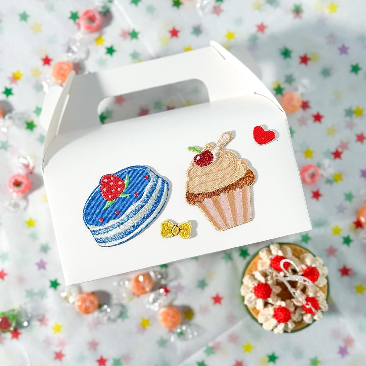 UnicoPak 10 Pack White Gable Treat Boxes Party Favor Boxes Goodie Gift Boxes for Snacks Cookie