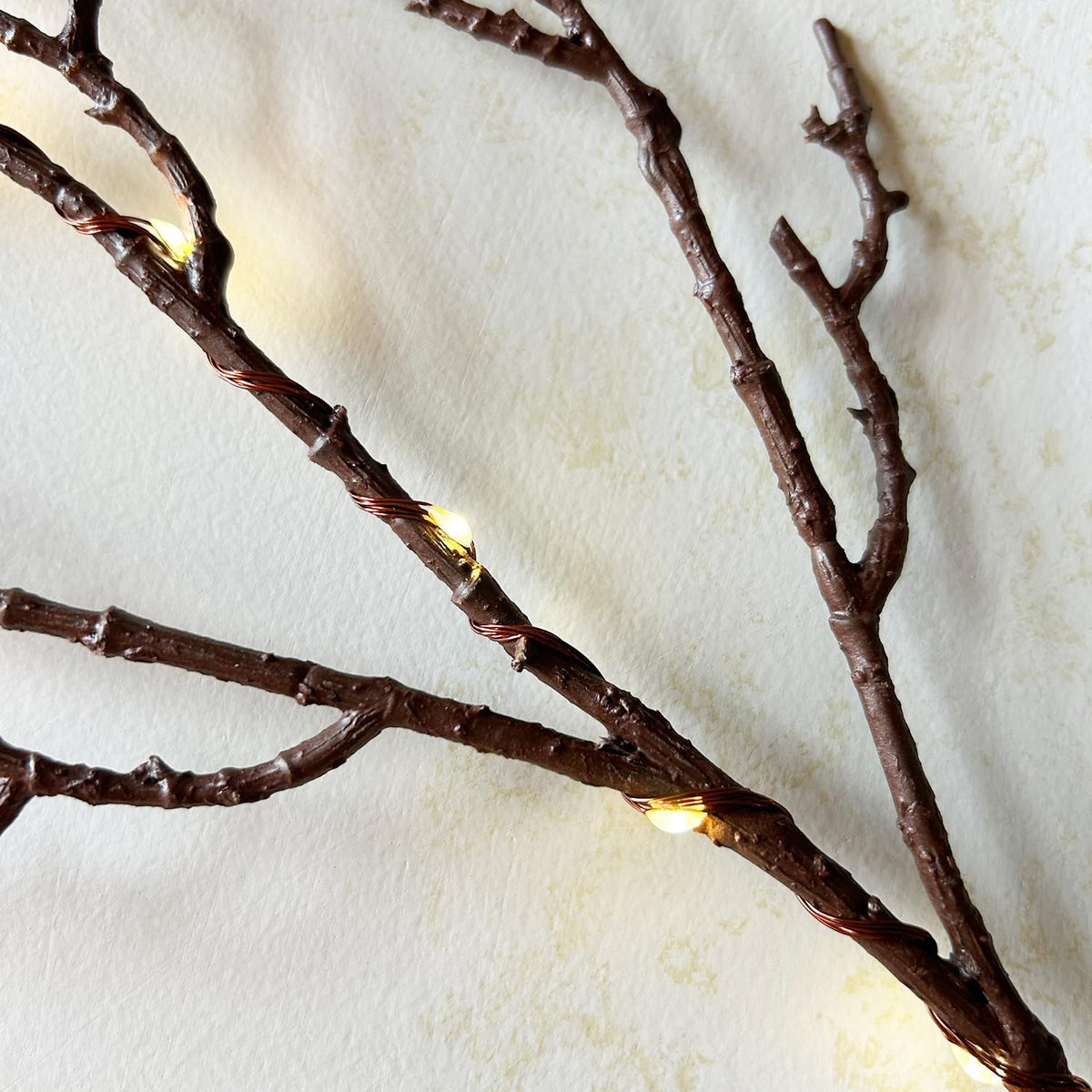 Hairui Lighted Brown Garland 6FT 120 LED Fairy Lights Plug in, Twig Vine with Lights for Christmas