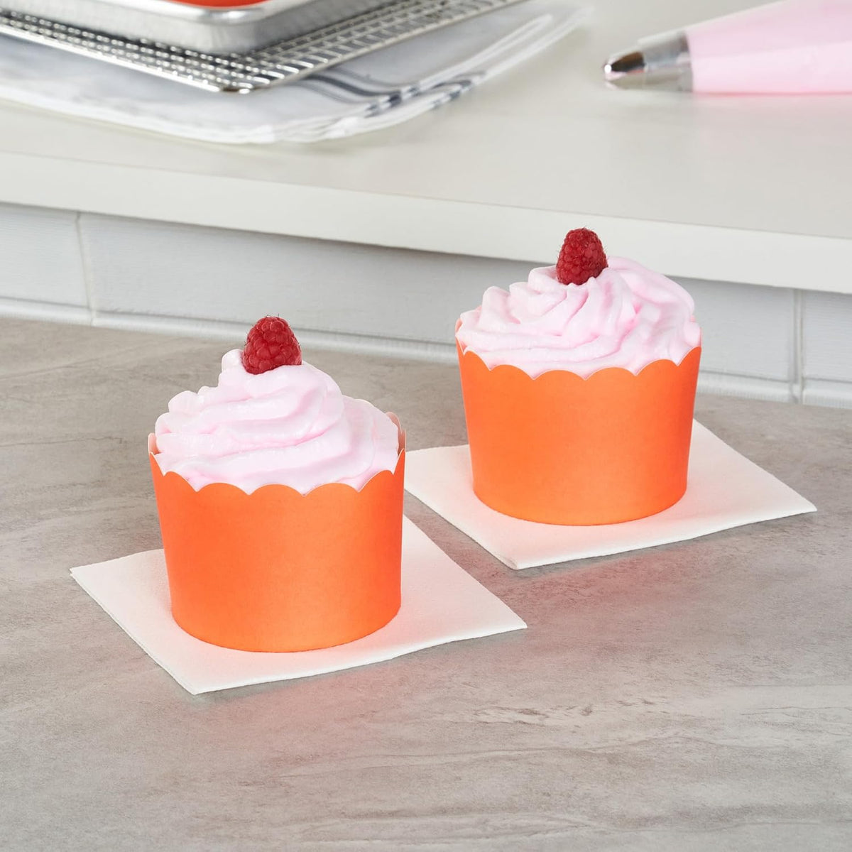 Panificio 10 Ounce Cupcake Wrappers, 200 Scalloped Baking Cups - Oven-Ready, Greaseproof, Orange