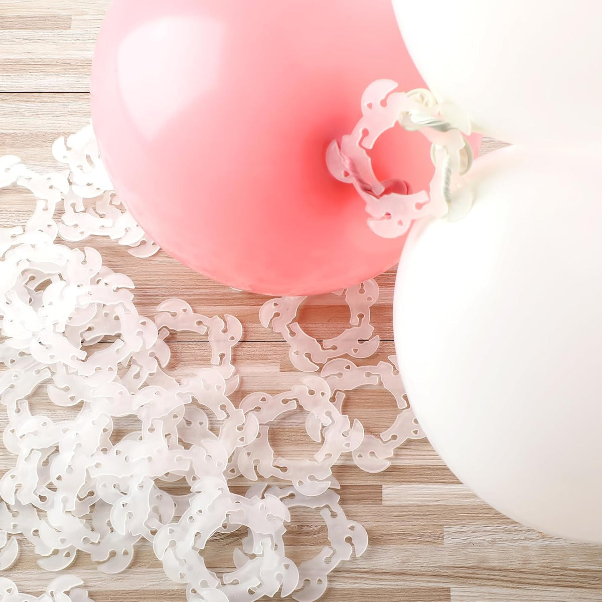 Syhood 200 Pcs Balloon Clips for Balloon Arch Flower Shaped White Bracket Buckle Connectors Clip