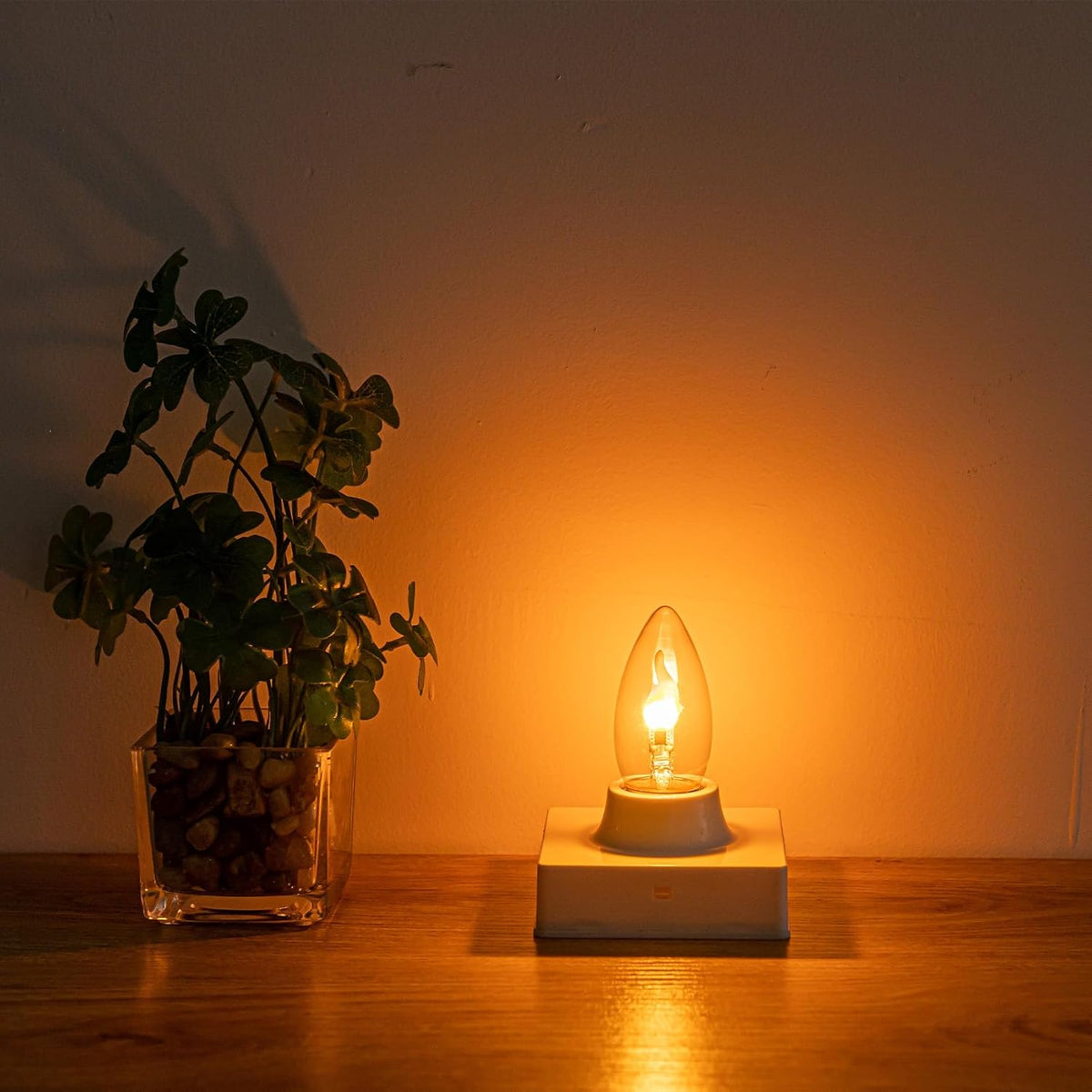 LED Flickering Light Bulbs E26 Flame Effect Bulb Standard Base, Fire Light Bulbs for Halloween