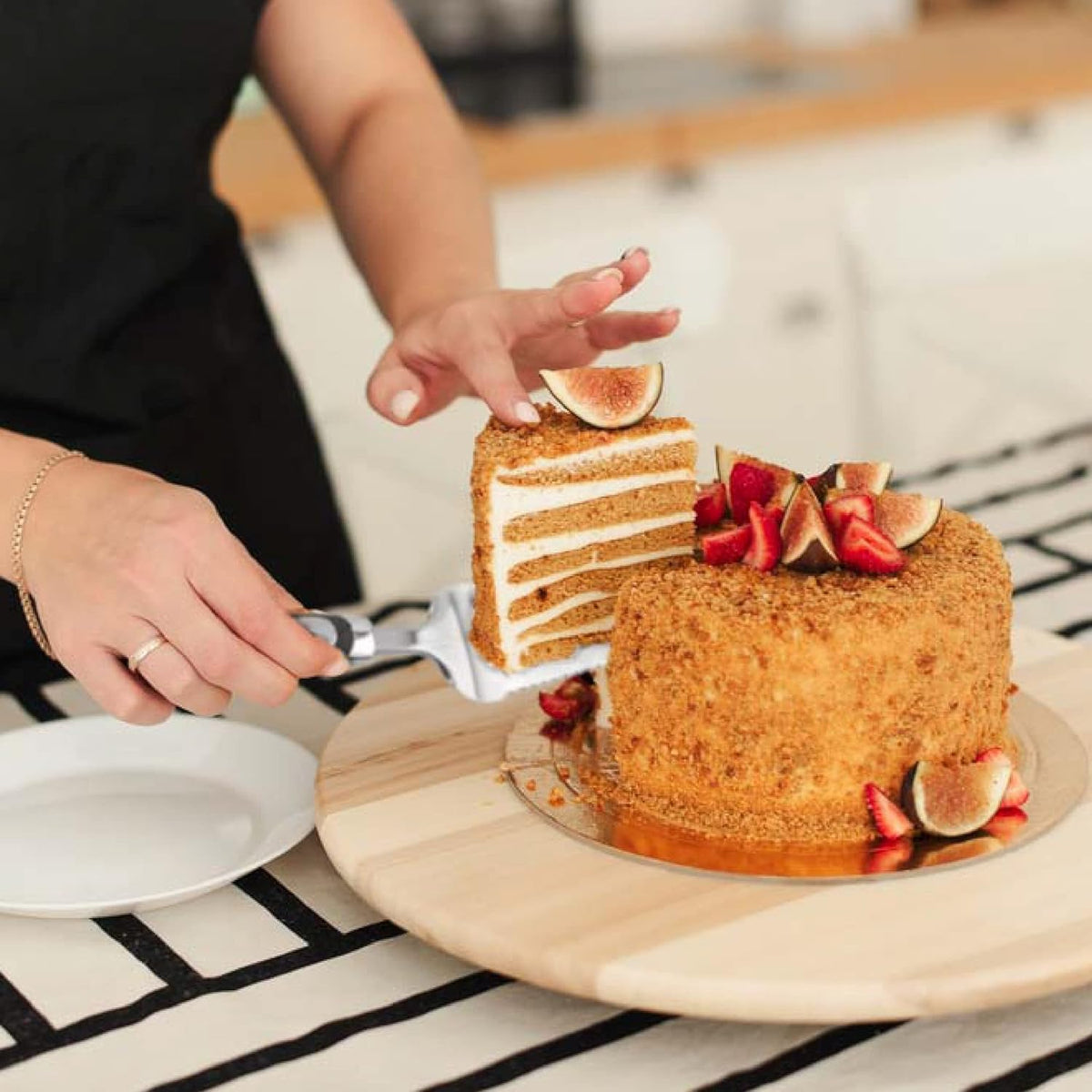 Pie Server Spatula and Cake Slicer Set with Luxury Gift Box, Black Stainless Steel Set - Kitchen