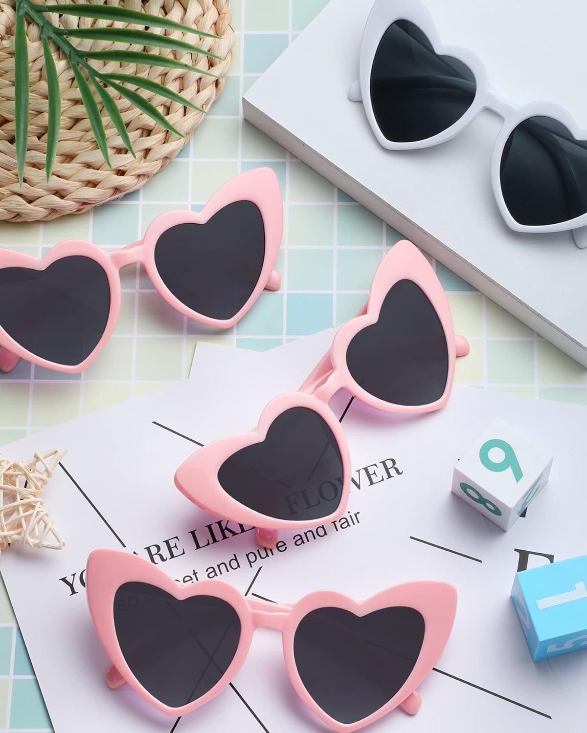 Flutesan 20 Pairs Retro Heart Sunglasses Vintage Cat Eye Heart Glasses Women Bachelorette Bride