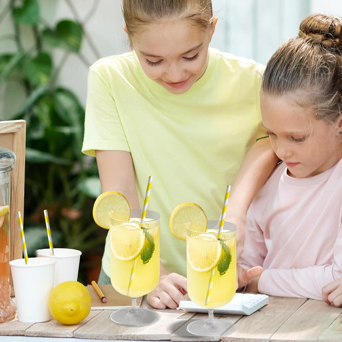 Eco-friendly Yellow White Striped Disposable Paper Drinking Straws 7.75'' x 0.24'' 100 Counts - for