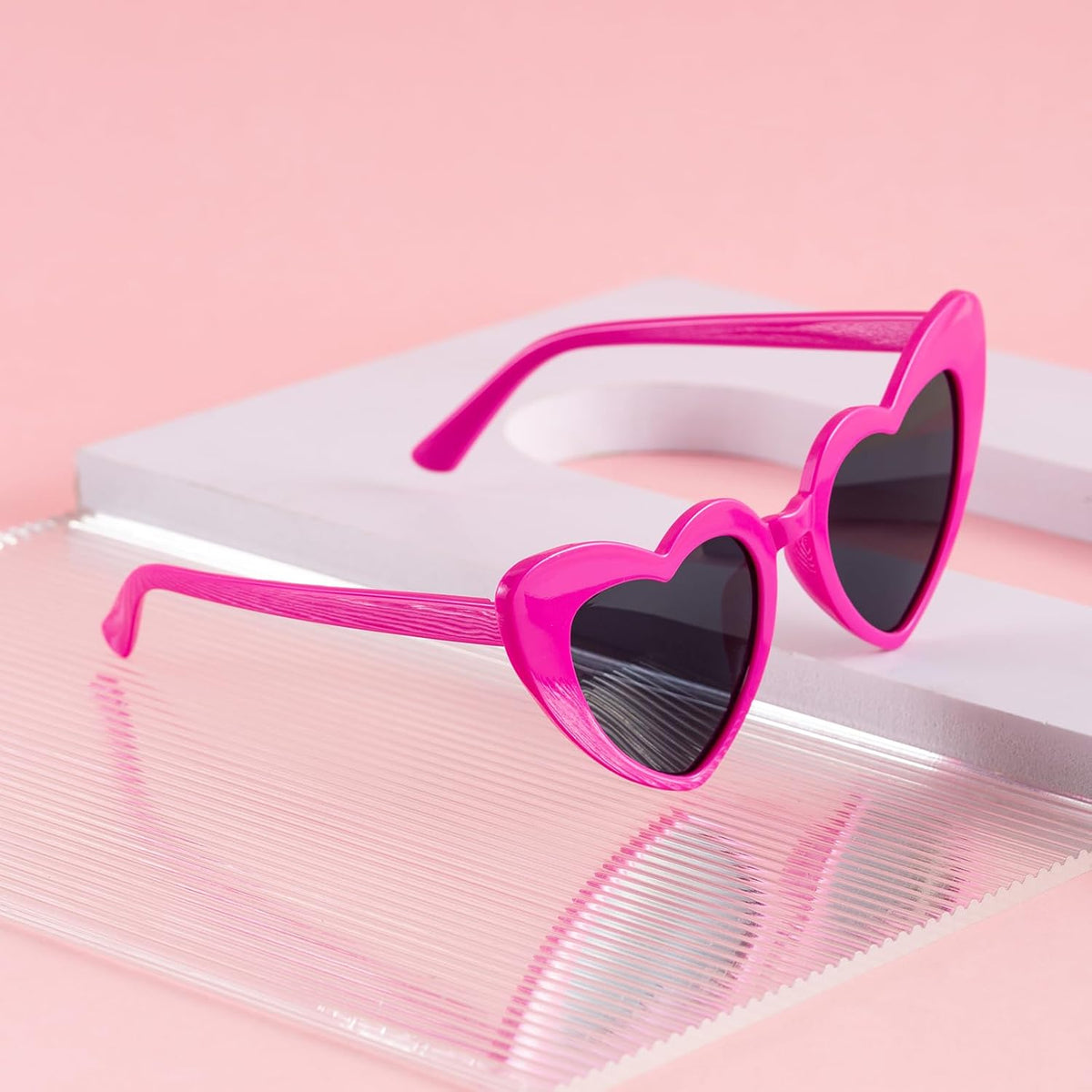 Bachelorette Party Favor Sunglasses 6 Pack,Retro Cat Eye Heart Sunglasses for Women,Bridesmaid