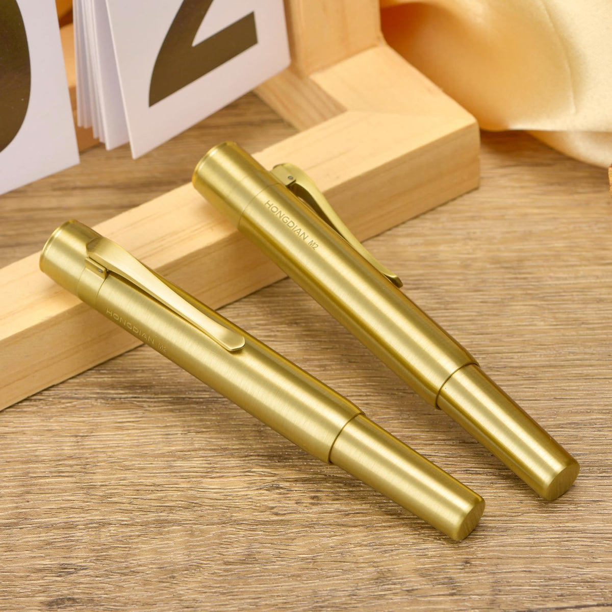 Hongdian M2 Mini Brass Fountain Pen with Bent Nib, Sleek Shape Short Pocket Travel Pen (Glossy