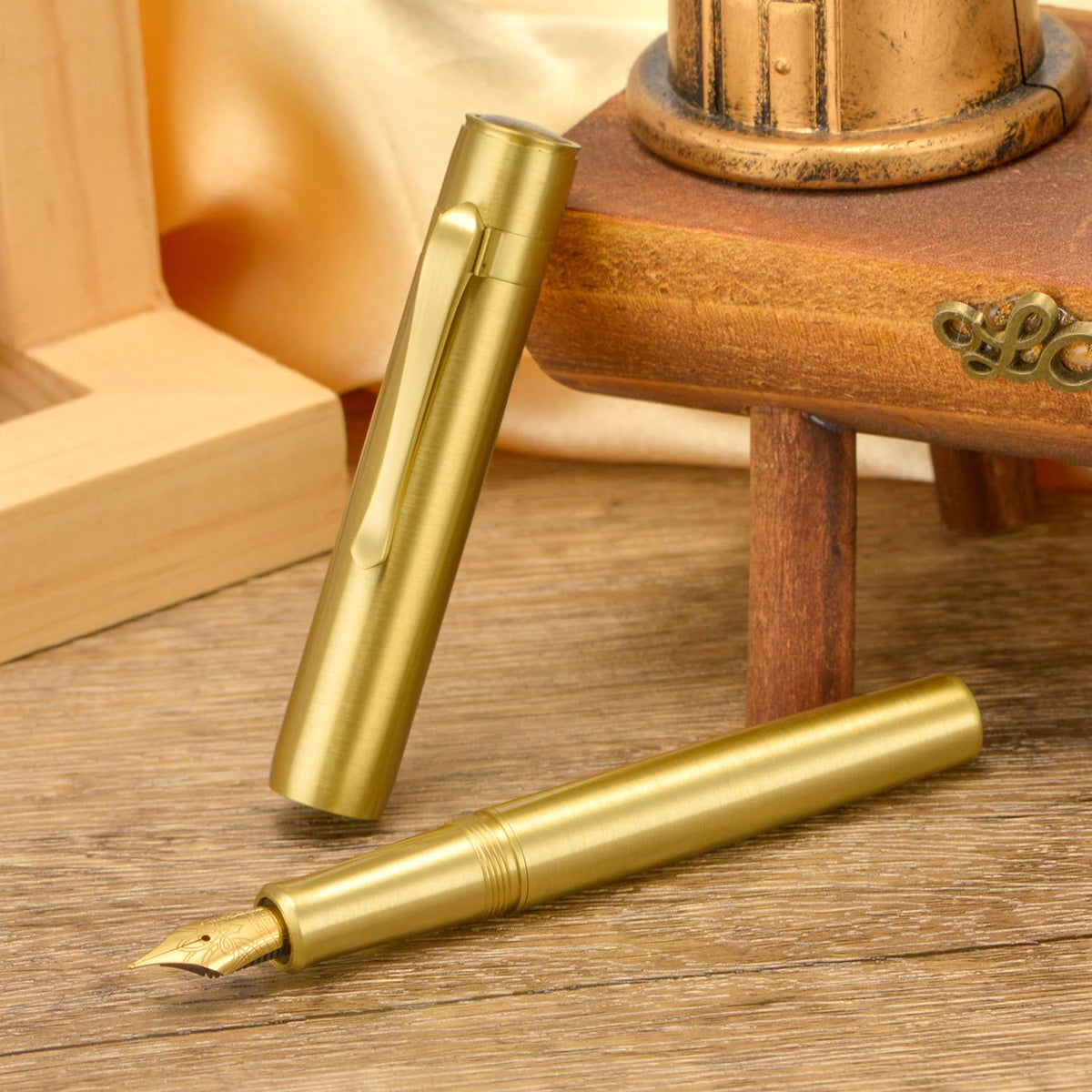 Hongdian M2 Black Forest Mini Fountain Pen, Medium Soft Golden Nib & Sleek Shape Brass Short Pocket