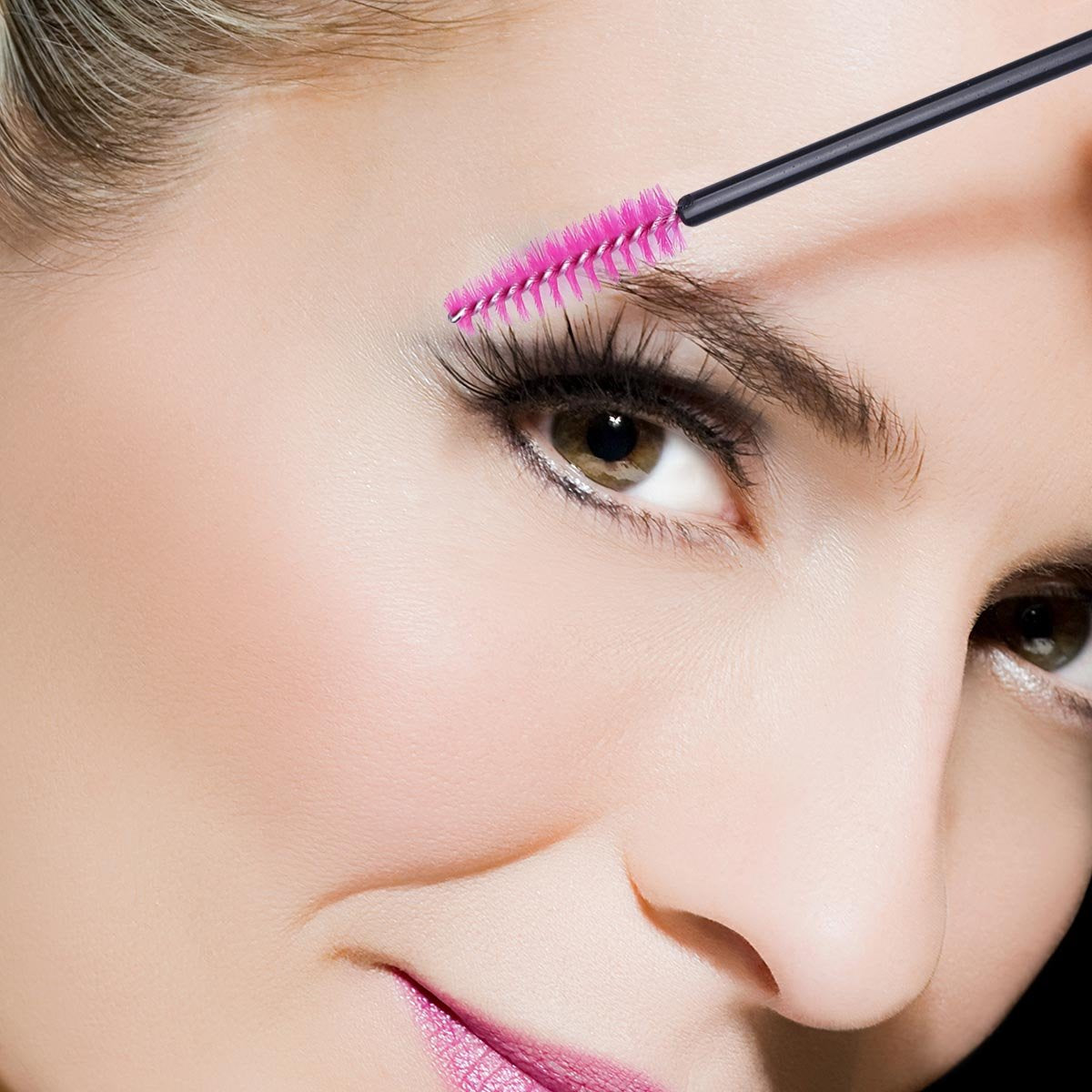 BTYMS 100 Pcs Disposable Eyelash Brush Mascara Applicator Lash Wand Eyebrow Spoolie for Extension