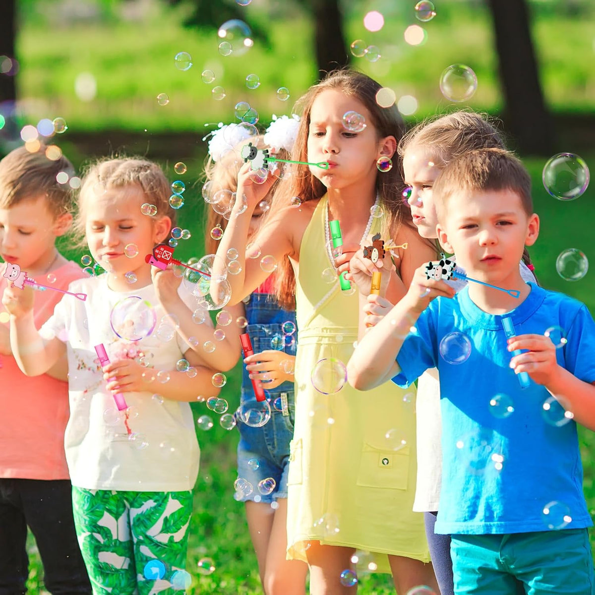 24 Farm Animal Party Favors Bubble Wands for Kids, Chicken Sheep Horse Cow Pig Mini Bubbles Wand
