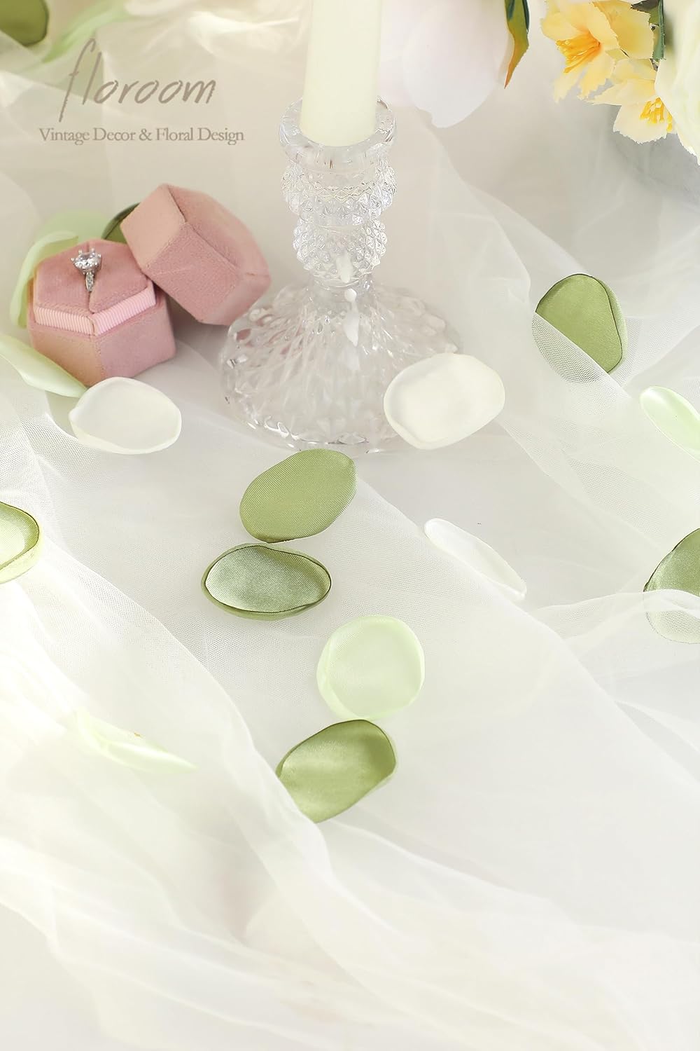 Floroom 300pcs Rose Petals Sage Green Elf Green Faux Silk Flower Petals for Wedding Flower Girl